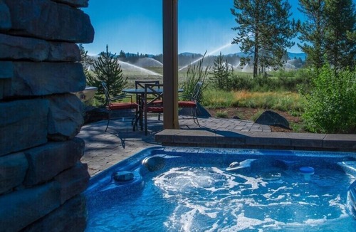 Sunriver Cabin | Golf Course Escape with Access to Exclusive Golf
