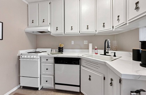 Diamondhead Condo | Golf & Relax! Lake Views! Next door to Diamondhead Country Club! Studio Condo.