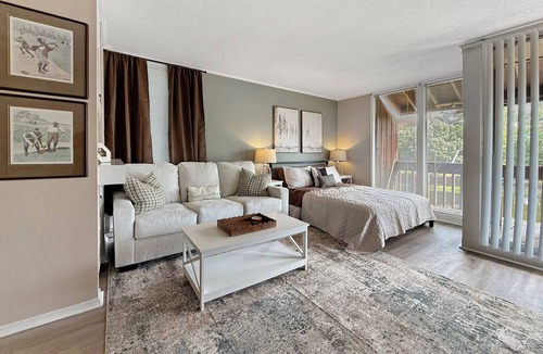 Diamondhead Condo | Golf & Relax! Lake Views! Next door to Diamondhead Country Club! Studio Condo.