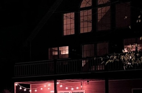 Bellaire House | Golf & Ski Oasis - short drive to Torch Lake.