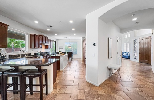 Seville House | Golf Views, Heated Pool, Spa, Grass, Games FUN!