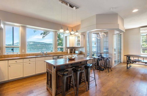 Hood River House | Gorge View 365 - Relax & Watch the River, Elegant, Downtown Location, Views
