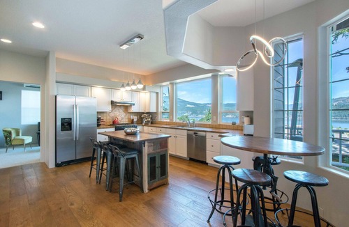 Hood River House | Gorge View 365 - Relax & Watch the River, Elegant, Downtown Location, Views