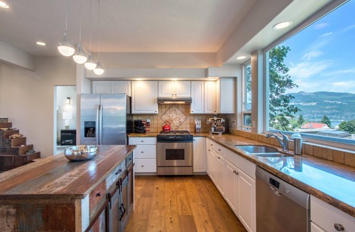Hood River House | Gorge View 365 - Relax & Watch the River, Elegant, Downtown Location, Views
