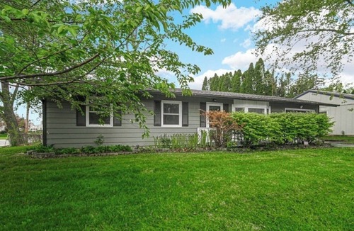Valparaiso House | Gorgeous 3-bedroom 2 bath bungalow downtown Valparaiso