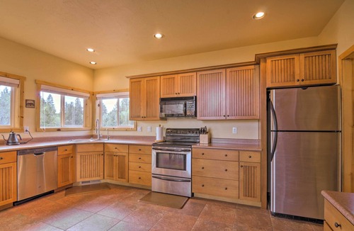 Long Valley Junction Cabin | Gorgeous Alton Cabin w/Deck + Mountain Views