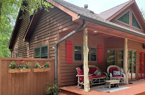 Lakeside House | GORGEOUS CUSTOM BUILT HOME W PRIVATE POOL AND PRIVATE BEACH ACCESS!!