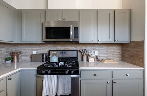 South Lamar House | Gorgeous Gem 3Bed/3Bath 7min to DT - Walk to Radio