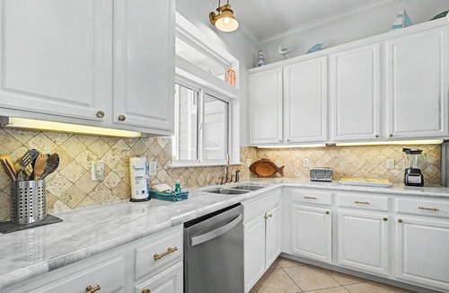 Villa Segunda House | Gorgeous Gulf Front Pool Home - 1214 Ariola Dr! Sleeps up to 21!