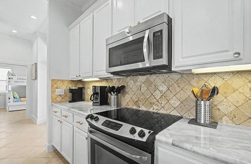 Villa Segunda House | Gorgeous Gulf Front Pool Home - 1214 Ariola Dr! Sleeps up to 21!