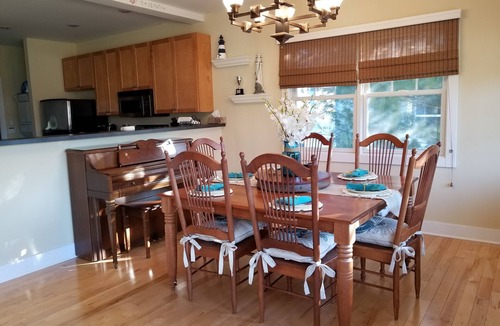 New Buffalo House | Gorgeous Harbor Country Cottage; PRIVATE HOT TUB; close to downtown/beach