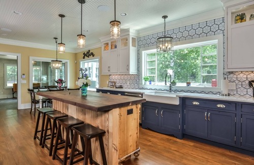 Eagle River House | Gorgeous Historic Home on the Eagle River Chain of Lakes! Sleeps 30!