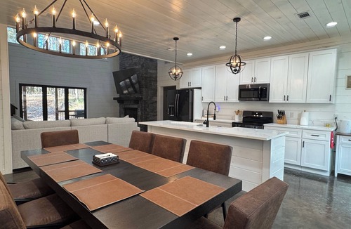 Broken Bow Cabin | Gorgeous New Skyfall Cabin in Broken Bow Sleeps 10 in Style with Huge Deck!