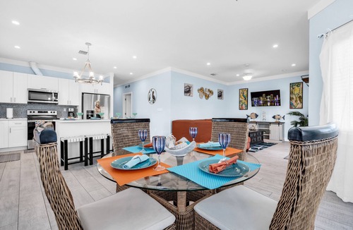 Key Largo House | GORGEOUS SEA THEMED 2 STORY HOME W/PRIVATE POOL AND BEACH ACCESS