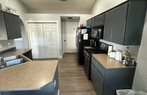 Mill Plain House | Gorgeous single story 3-bedroom house with AC in vibrant Vancouver