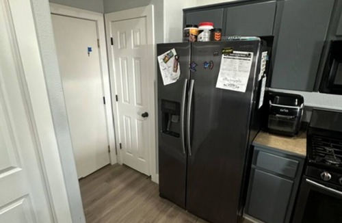 Mill Plain House | Gorgeous single story 3-bedroom house with AC in vibrant Vancouver