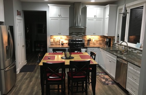 Grand Haven House | Grand Haven Getaway 4 Bedroom 3 Full Bathroom Downtown