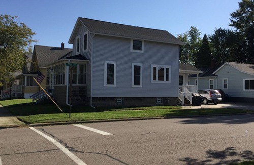 Grand Haven House | Grand Haven Getaway 4 Bedroom 3 Full Bathroom Downtown