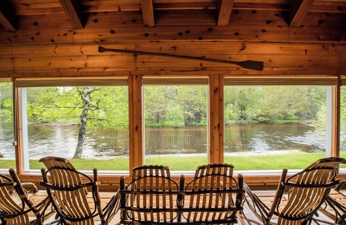 Grayling House | Grayling Gem Royal Stag Lodge