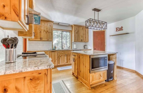 Government Camp Ski Chalet | Great Blue Lodge - Scenic escape | Hot tub & sauna