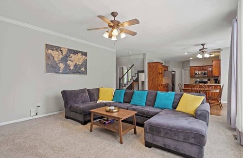 Shawnee House | Great for Groups 5 King Beds Great Location