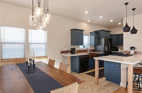 Jerome Apartment | Great Hillside Views, Full Kitchen, Near Shopping & Dining