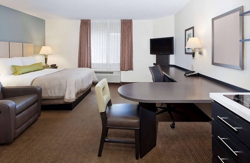 Southfield Hotel | Great Relaxing Overnight Stay! 3 Pet-friendly Units w/Kitchen, Free Parking