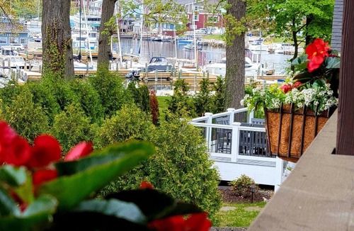 South Haven House | ^ GREAT VIEWS; 1 BLOCK TO NORTH BEACH; HOT TUB; FIRE PIT ^