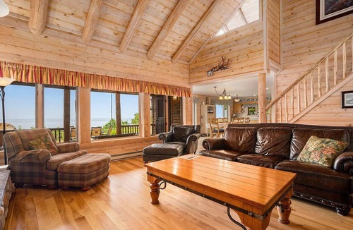 Woodland Park House | Greatlakes Getaway Ludington MI