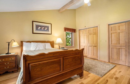 Woodland Park House | Greatlakes Getaway Ludington MI