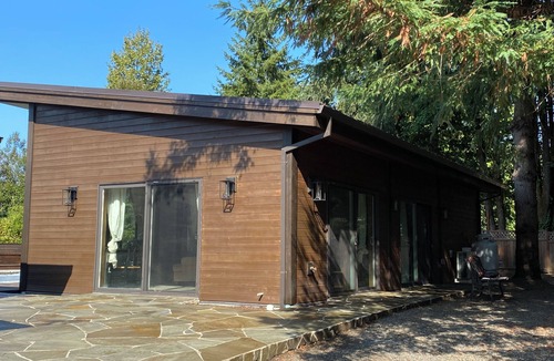Canby House | Guest Pool House on Riverfront Estate Inside Molalla State Park