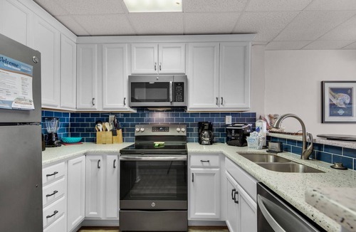 Pensacola Beach Condo | 🌊Gulf Front-Gulf Views-Balcony-2BR Sans Souci 508🌊