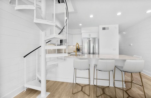 Seacrest Condo | Gulf Front! Updated! Private Beach Service & Bikes Included!