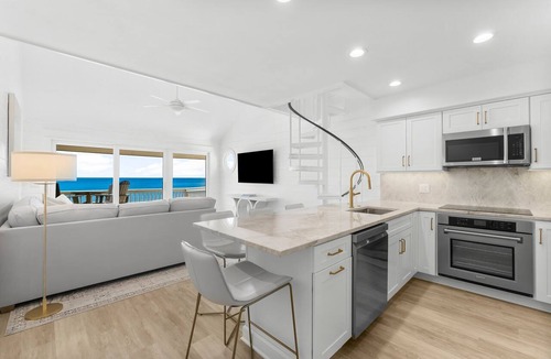 Seacrest Condo | Gulf Front! Updated! Private Beach Service & Bikes Included!