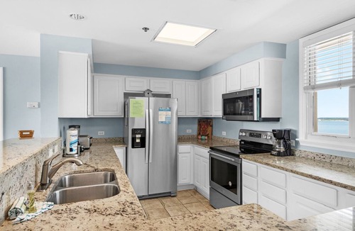 Pensacola Beach Condo | 🏝️Gulf Views-Steps2Beach-HUGE Balcony-Pool-Tennis-3BR Santa Rosa Towers 1202