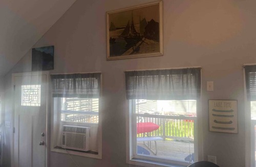 Shelbyville Cottage | Gun lake waterfront cottage
