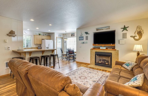 Rockaway Beach Cottage | Half Mi to Beach: Rockaway Beach Home w/Grill!