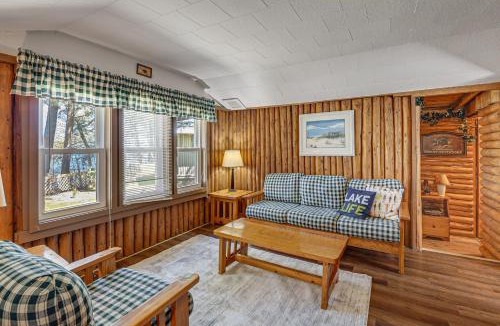 Ludington House | Hamlin Lake Cabin w/Community Beach Access!
