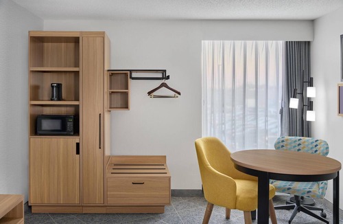 Carol Stream Hotel | Hampton Inn Chicago-Carol Stream