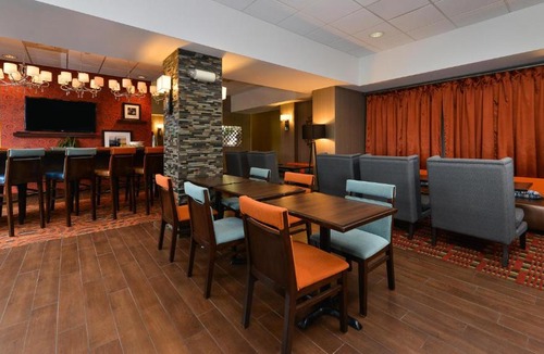 Carol Stream Hotel | Hampton Inn Chicago-Carol Stream