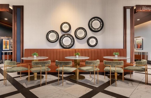 Near South Side Hotel | Hampton Inn Chicago McCormick Place