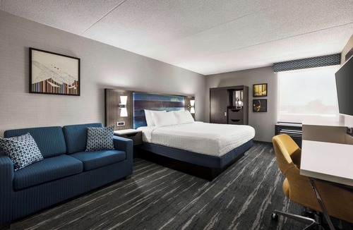 Schiller Park Hotel | Hampton Inn Chicago-O'Hare International Airport