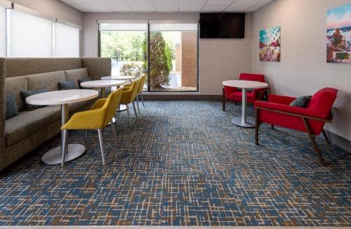 Commerce Hotel | Hampton Inn Commerce