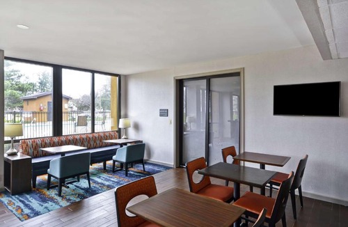 Madison Heights Hotel | Hampton Inn Detroit Madison Heights South Troy