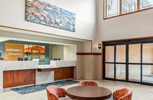 Canal Park Hotel | Hampton Inn Duluth-Canal Park