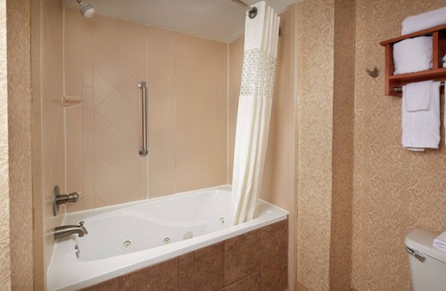 Franklin Hotel | Hampton Inn Franklin