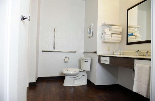 Portage Hotel | Hampton Inn Kalamazoo