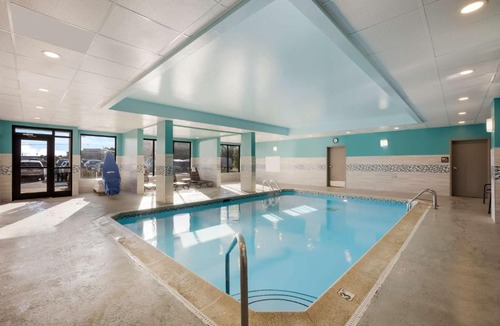 McHenry Hotel | Hampton Inn McHenry