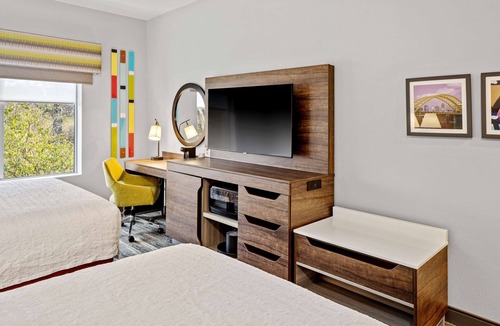 Dent Hotel | Hampton Inn & Suites Cincinnati West