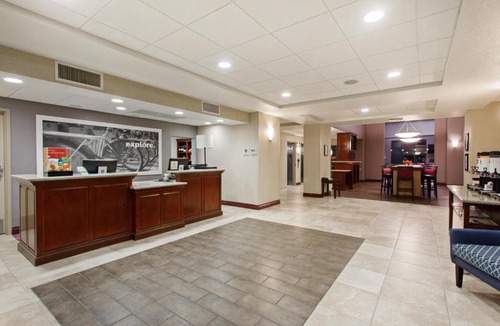 Alameda Hotel | Hampton Inn & Suites Oakland Airport-Alameda
